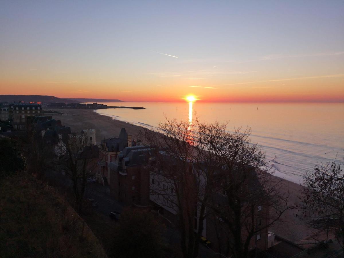 Du Cote De Chez Swann 1 Acomodação com café da manhã Trouville-sur-Mer Exterior foto